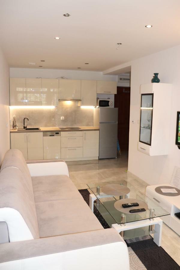 Pati Ferien Apartmens Lukecin Exterior foto
