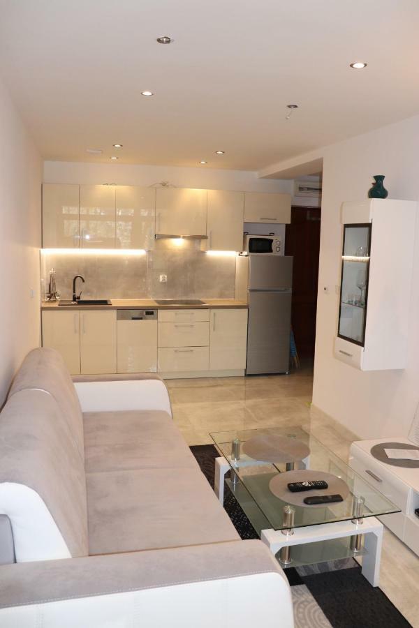 Pati Ferien Apartmens Lukecin Exterior foto